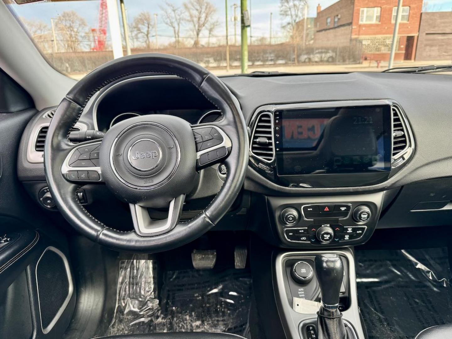 2018 GRAY Jeep Compass Sport 4WD (3C4NJDBB7JT) with an 2.4L L4 DOHC 16V engine, located at 7600 S Western Ave., Chicago, IL, 60620, (773) 918-3980, 0.000000, 0.000000 - Photo#6