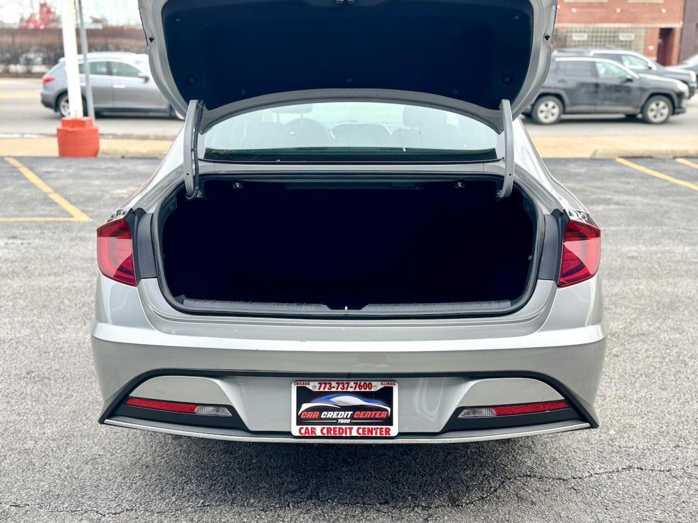 2021 SILVER Hyundai Sonata SE (5NPEG4JA6MH) with an 2.5L L4 DOHC 16V engine, 8A transmission, located at 7600 S Western Ave., Chicago, IL, 60620, (773) 918-3980, 0.000000, 0.000000 - Photo#4