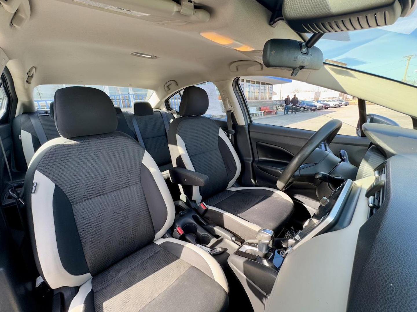 2020 GRAY Nissan Versa SV (3N1CN8EVXLL) with an 1.6L L4 DOHC 16V engine, CVT transmission, located at 7600 S Western Ave., Chicago, IL, 60620, (773) 918-3980, 0.000000, 0.000000 - Photo#9