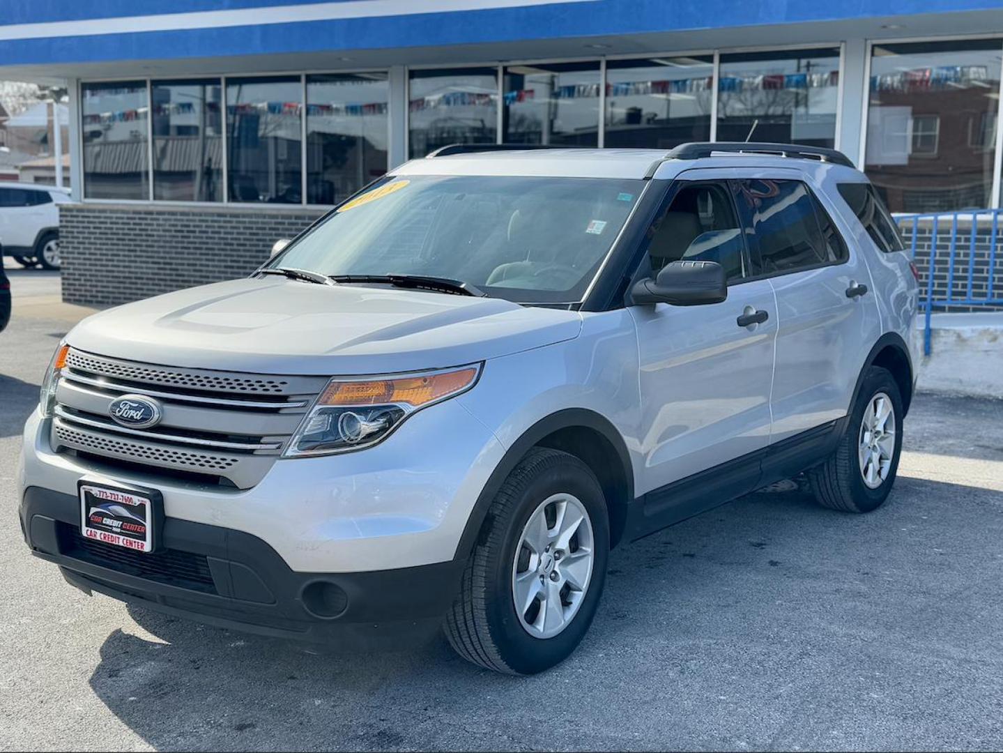 2013 SILVER Ford Explorer Base FWD (1FM5K7B83DG) with an 3.5L V6 DOHC 24V engine, 6-Speed Automatic transmission, located at 7600 S Western Ave., Chicago, IL, 60620, (773) 918-3980, 0.000000, 0.000000 - Photo#2