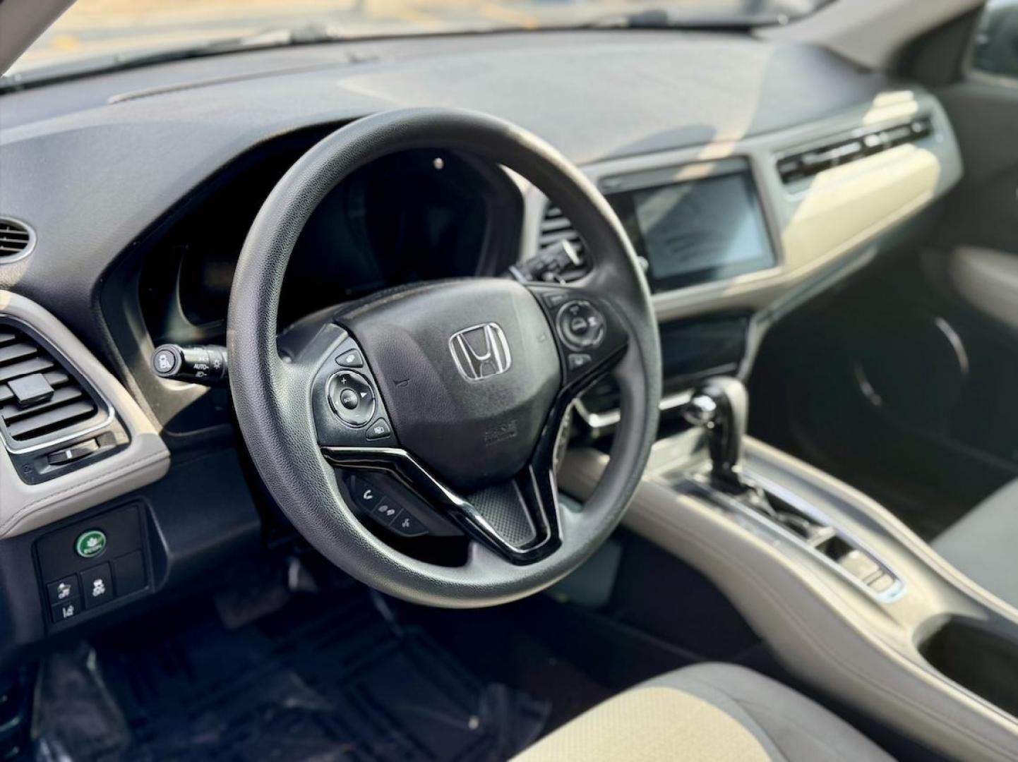 2021 GRAY Honda HR-V EX (3CZRU5H50MM) with an 1.8L L4 DOHC 16V engine, CVT transmission, located at 7600 S Western Ave., Chicago, IL, 60620, (773) 918-3980, 0.000000, 0.000000 - Photo#5