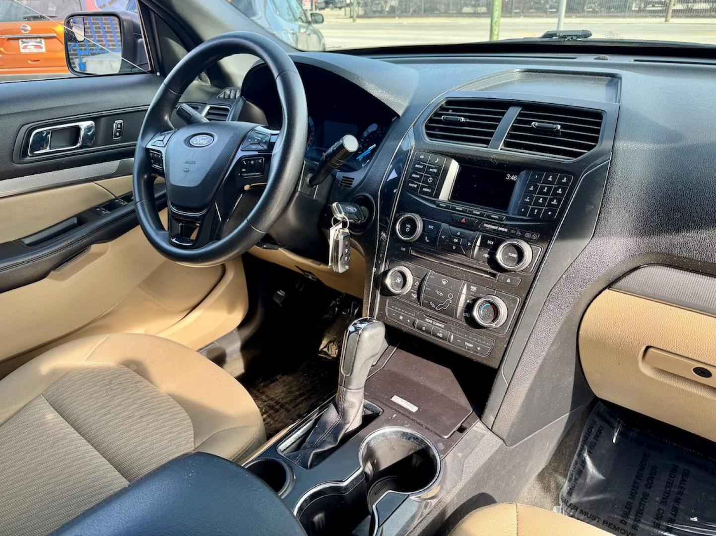 2017 WHITE Ford Explorer Base FWD (1FM5K7BH8HG) with an 2.3L L4 DOHC 16V engine, 6A transmission, located at 7600 S Western Ave., Chicago, IL, 60620, (773) 918-3980, 0.000000, 0.000000 - Photo#8