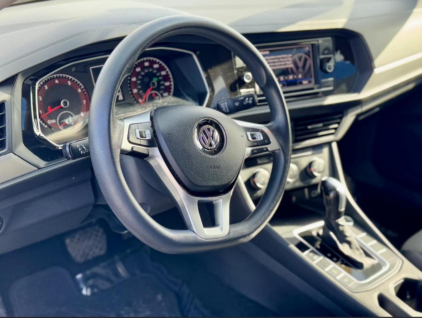 2019 GRAY Volkswagen Jetta 1.4T SE 8A (3VWC57BU5KM) with an 1.4L L4 DOHC 20V engine, 8A transmission, located at 7600 S Western Ave., Chicago, IL, 60620, (773) 918-3980, 0.000000, 0.000000 - Photo#5