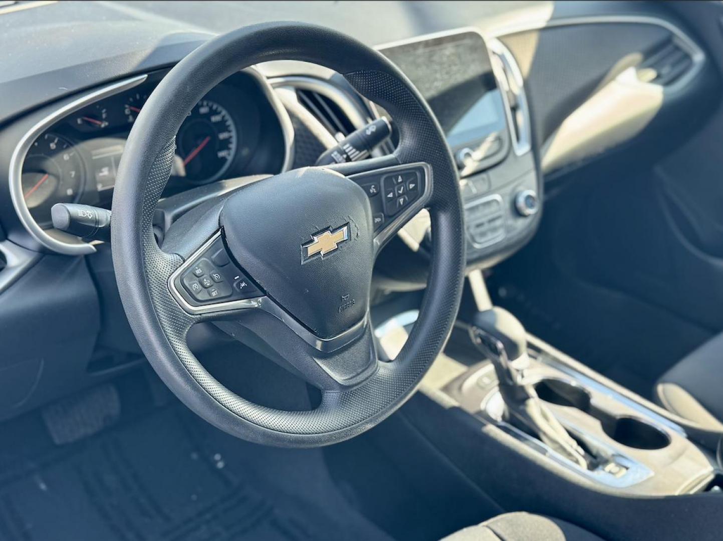 2023 WHITE Chevrolet Malibu 1LT (1G1ZD5ST4PF) with an 1.5L L4 DOHC 16V engine, 6A transmission, located at 7600 S Western Ave., Chicago, IL, 60620, (773) 918-3980, 0.000000, 0.000000 - Photo#5