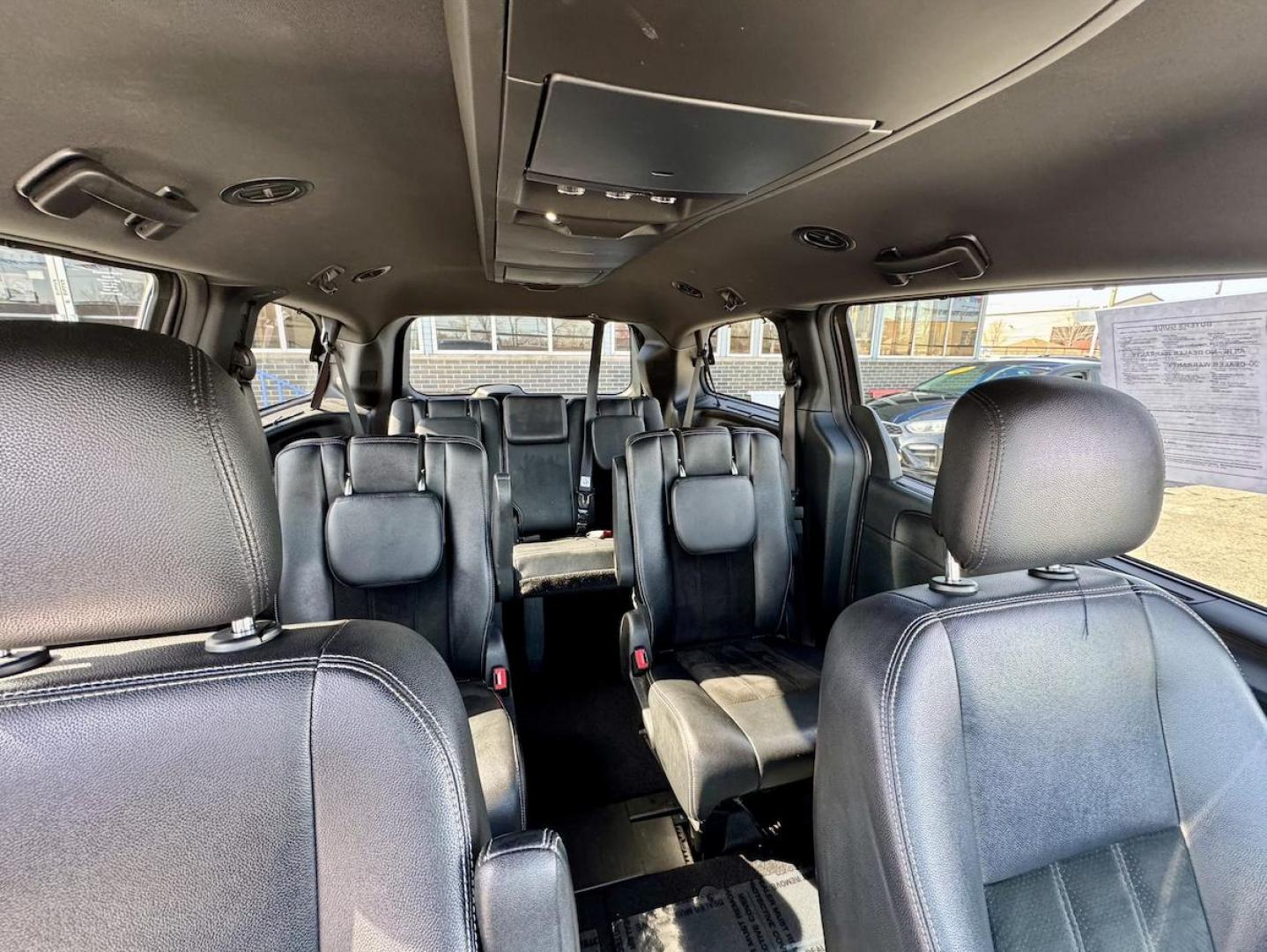 2015 GRAY Dodge Grand Caravan SXT (2C4RDGCG2FR) with an 3.6L V6 DOHC 24V engine, 6-Speed Automatic transmission, located at 7600 S Western Ave., Chicago, IL, 60620, (773) 918-3980, 0.000000, 0.000000 - Photo#10