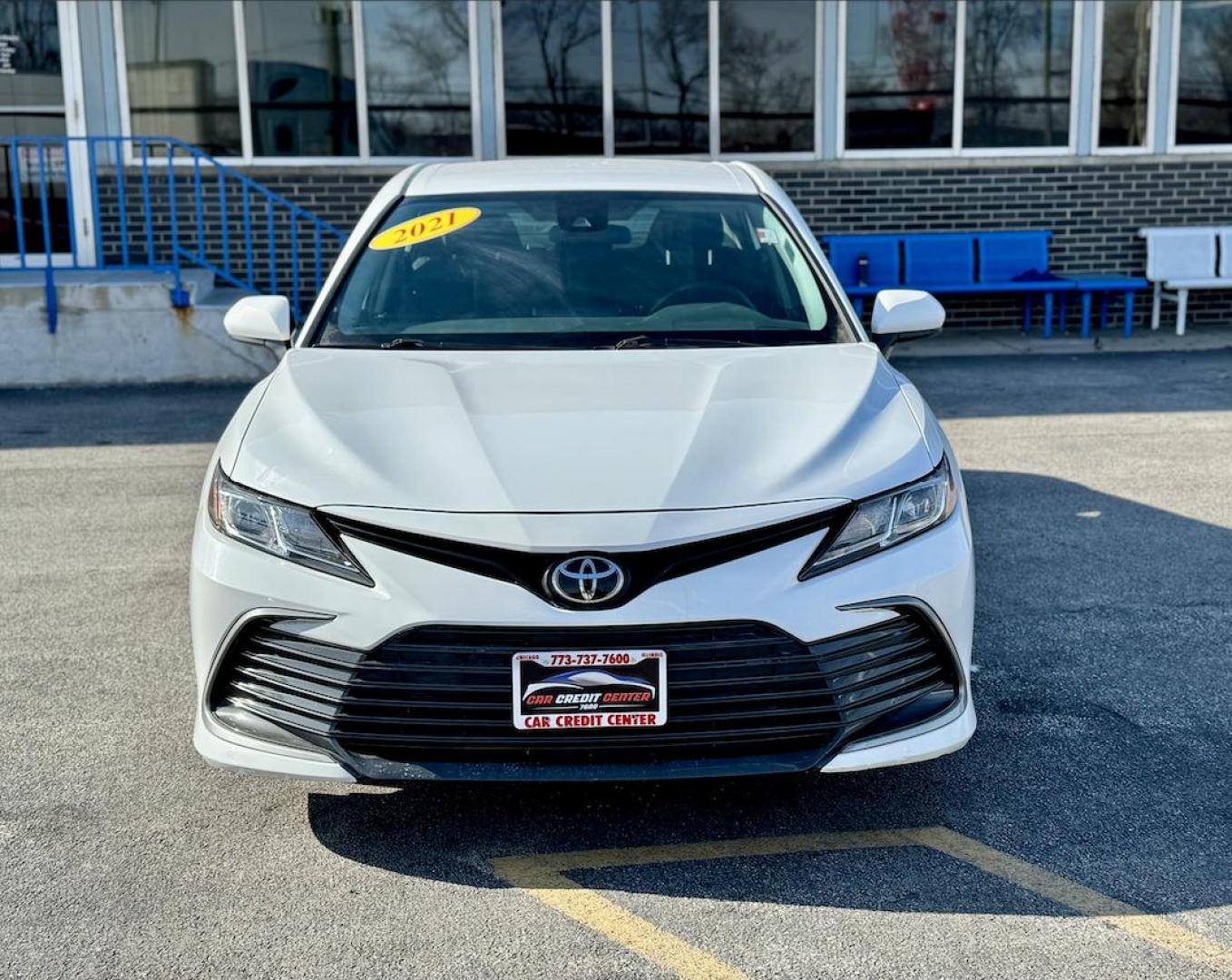 2021 WHITE Toyota Camry LE (4T1C11AK2MU) with an 2.5L L4 DOHC 16V engine, 8A transmission, located at 7600 S Western Ave., Chicago, IL, 60620, (773) 918-3980, 0.000000, 0.000000 - Photo#1