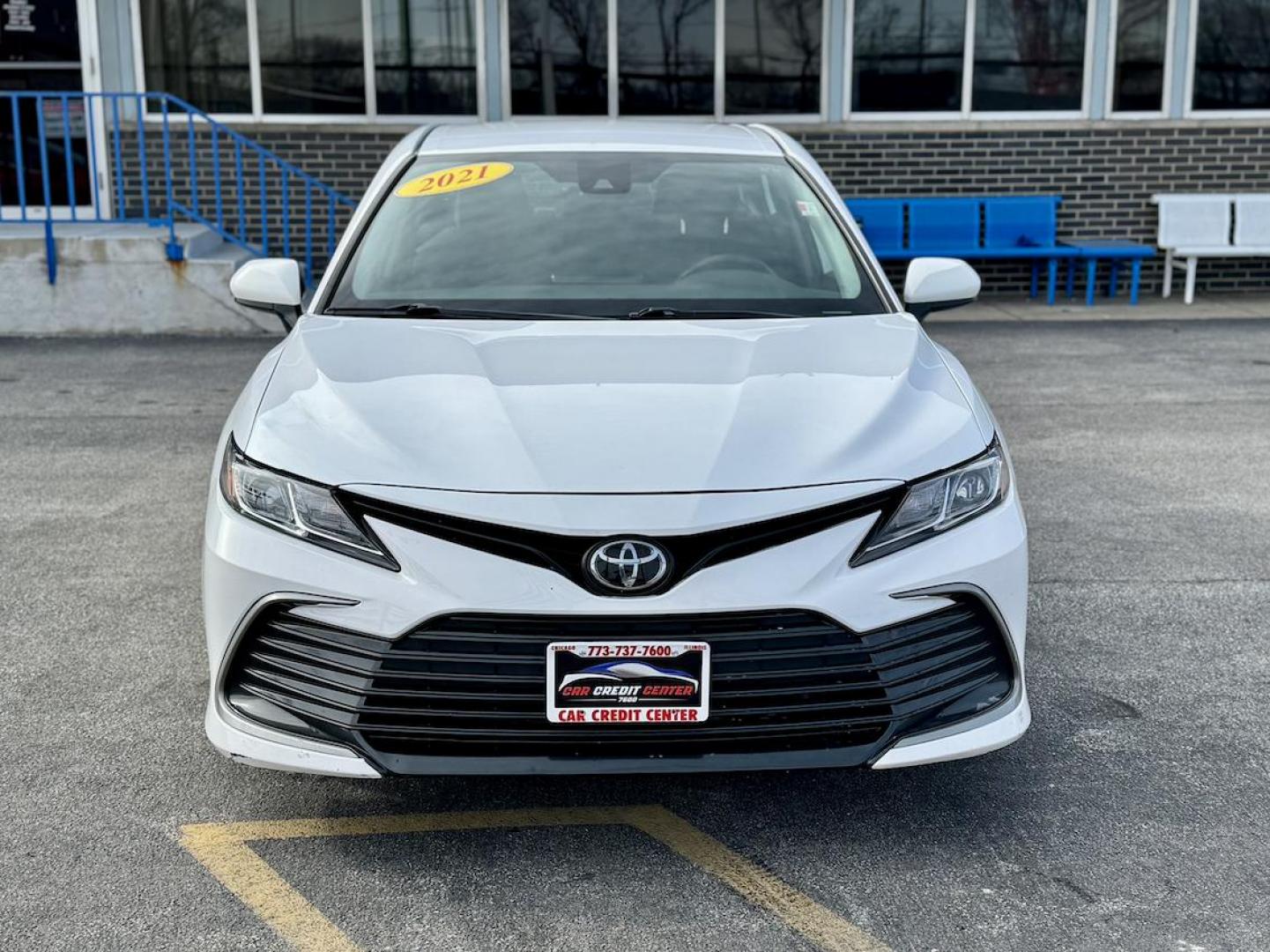 2021 WHITE Toyota Camry LE (4T1C11AK5MU) with an 2.5L L4 DOHC 16V engine, 8A transmission, located at 7600 S Western Ave., Chicago, IL, 60620, (773) 918-3980, 0.000000, 0.000000 - Photo#1