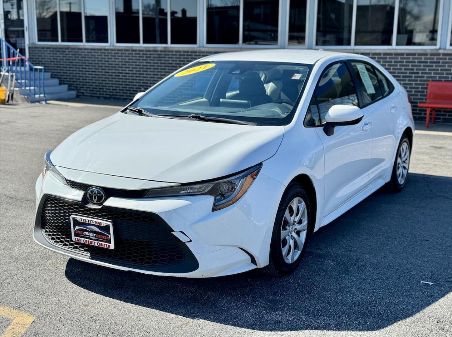 2021 WHITE Toyota Corolla LE (JTDEPMAE9MJ) with an 1.8L L4 DOHC 16V engine, CVT transmission, located at 7600 S Western Ave., Chicago, IL, 60620, (773) 918-3980, 0.000000, 0.000000 - Photo#1